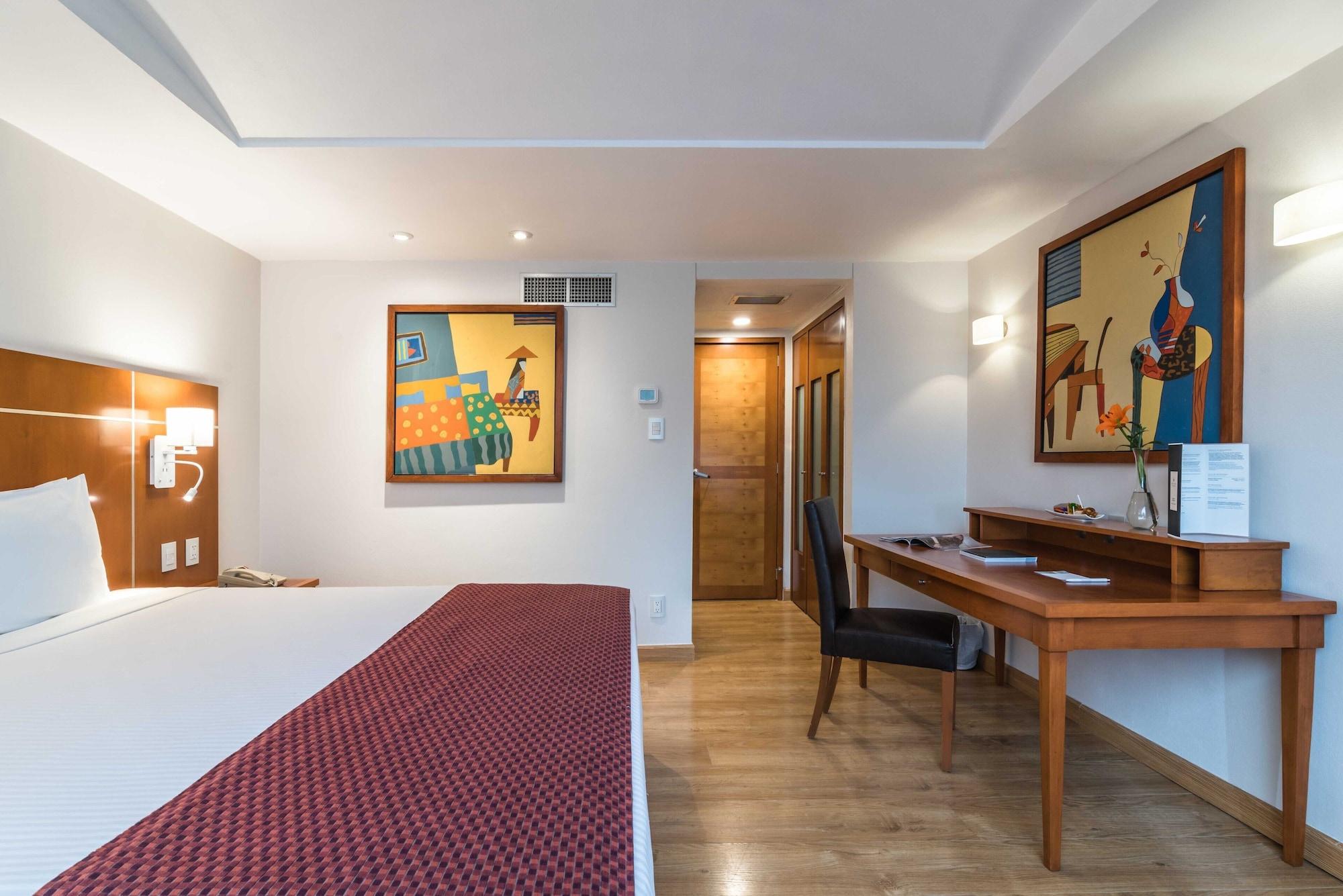 Eurostars Zona Rosa Suites Мехико Экстерьер фото A room at the hotel