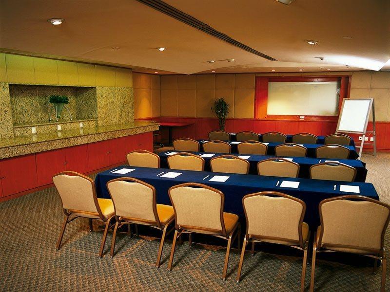 Eurostars Zona Rosa Suites Мехико Экстерьер фото A typical meeting room
